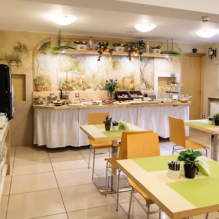 Kracow Aparthotel 3*